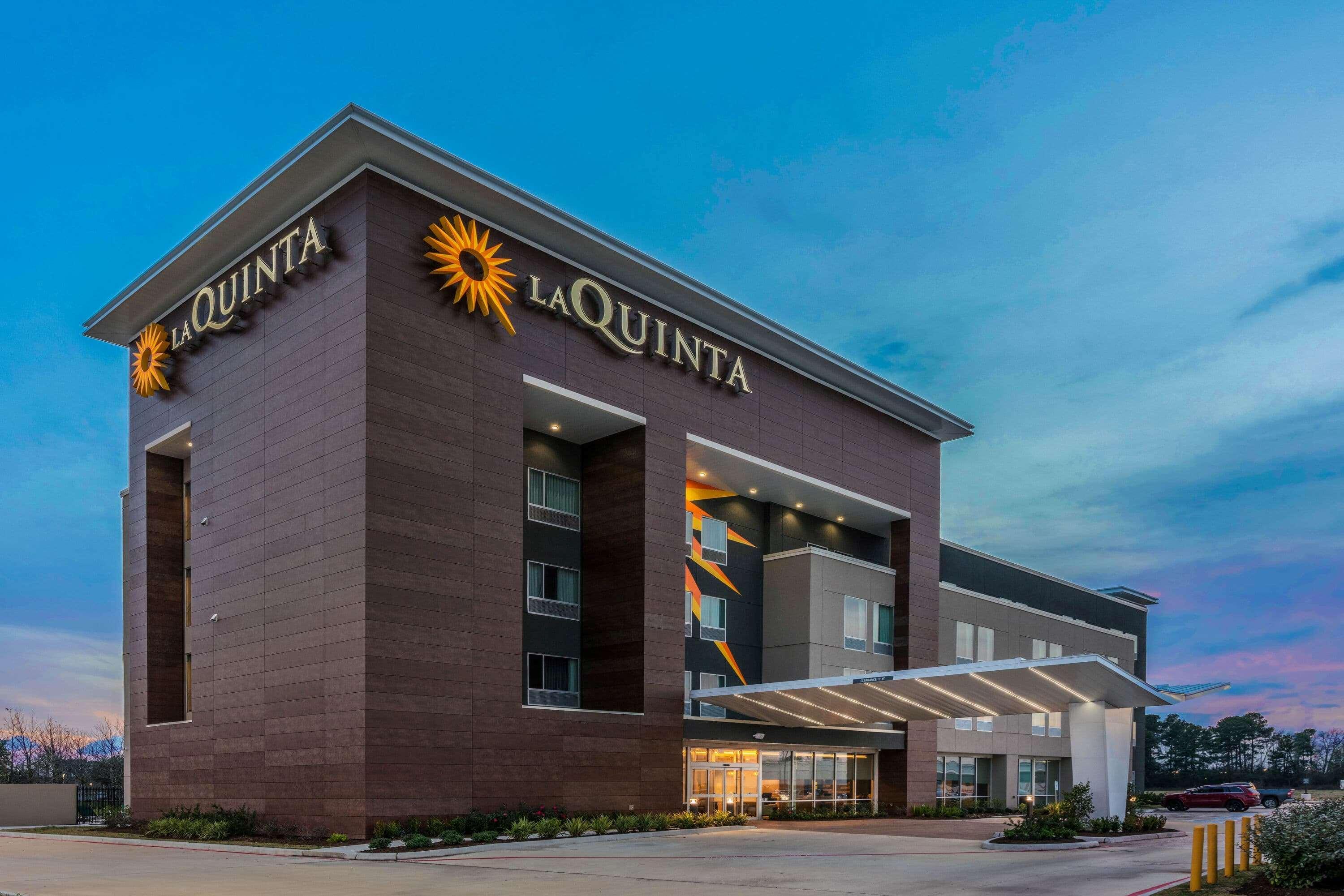 La Quinta Inn And Suites By Wyndham Houston Spring South Exterior photo